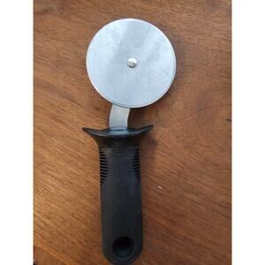 Oxo Large 3-1/4" Pizza Cutter/Wheel, Slicer w/Black Handle - Used